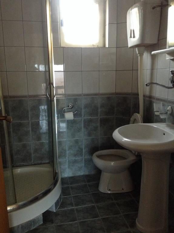 Pansion Velickovic Apartment Niska Banja Room photo