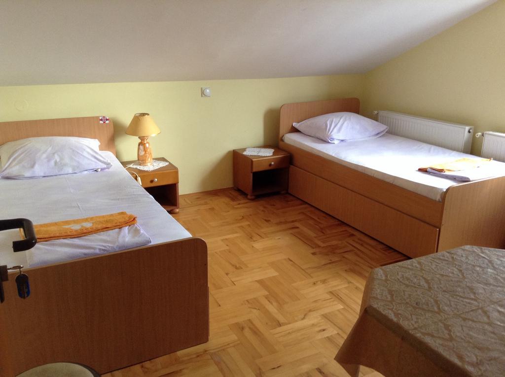 Pansion Velickovic Apartment Niska Banja Room photo